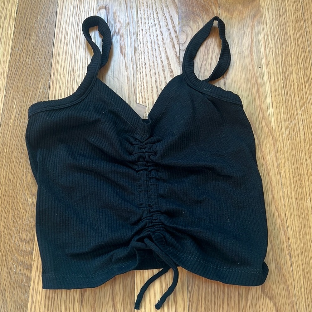 Bobbles and lace black cropped tank top